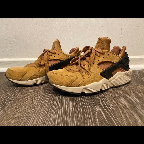 Nike Air Huarache Premium in Tan - Picture 4 of 7